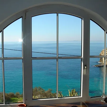 Castellohouse, The Sea View, In Front Of Carvoeiro *